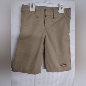 New without tags size 5 boys DICKIES shorts